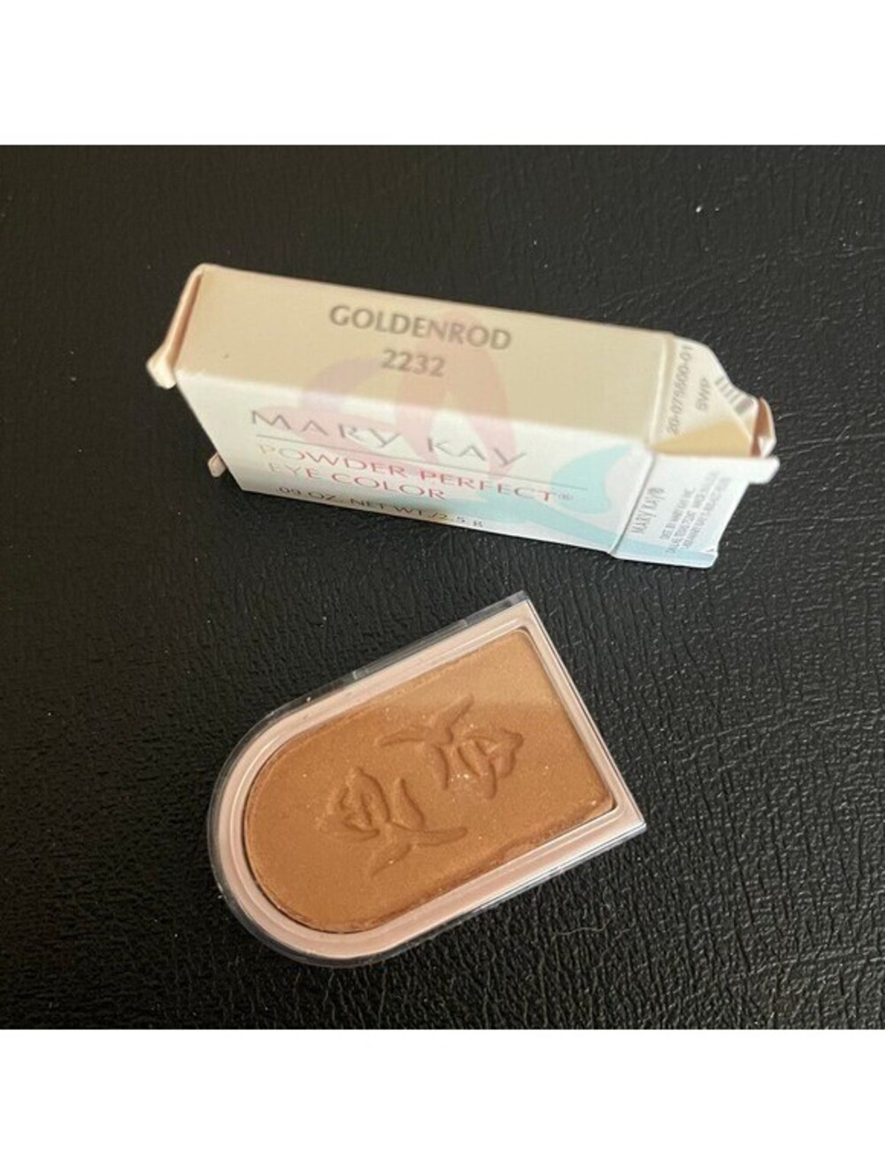 New Mary Kay Powder Perfect Eye Color Shadow - Goldenrod